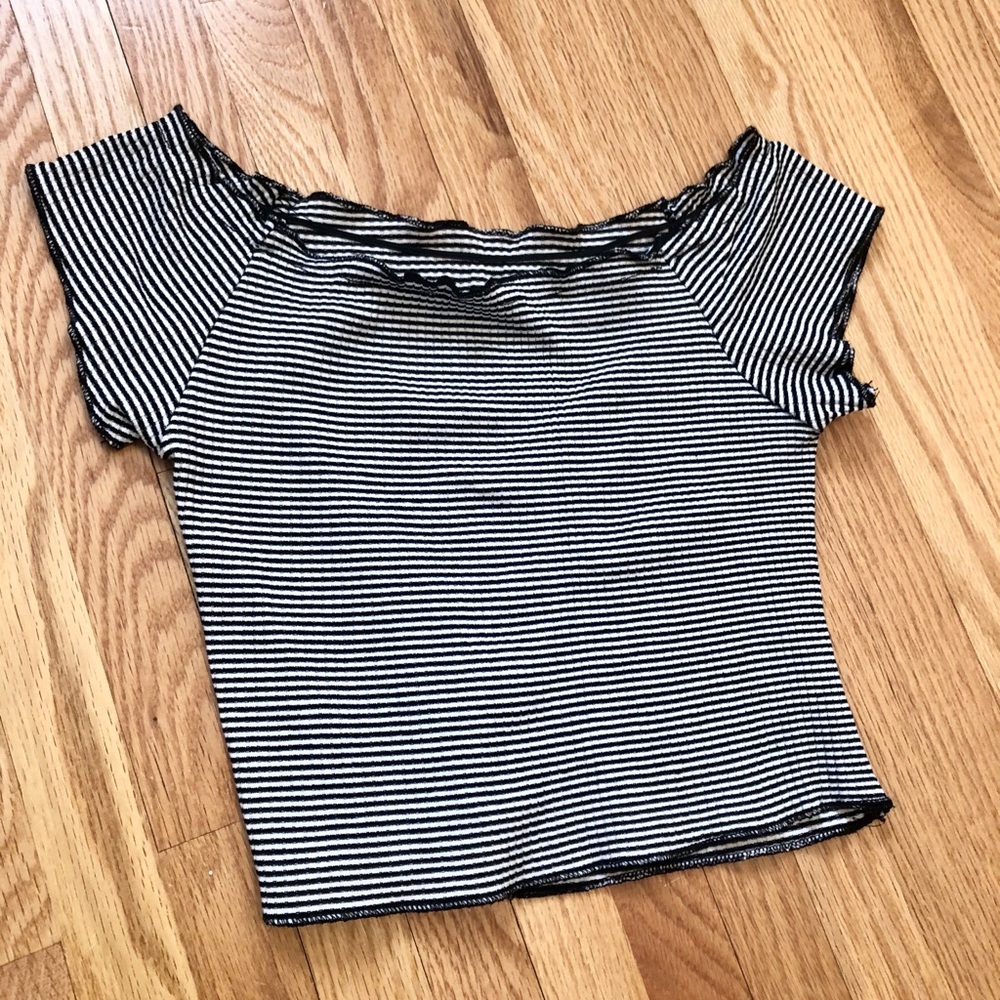 Crop/off shoulder top